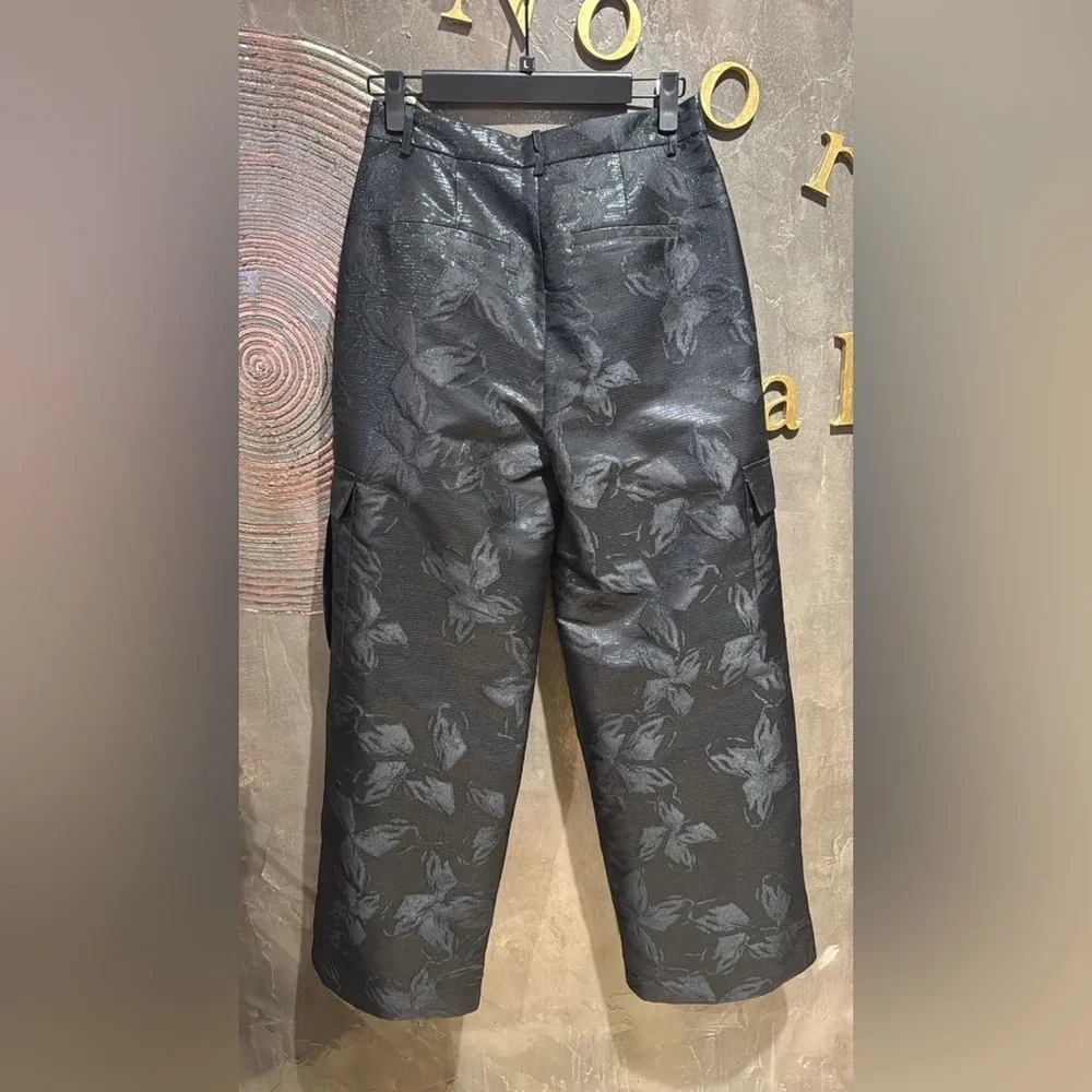 Scandinavian design black textured cropped ankle wide leg formal floral pants - Picture 3 of 4